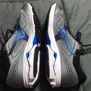 Mizuno Shoes - Grey & Blur Mizuno Running Shoes Mizuno Shoes - Grey & Blur Mizuno Running Shoes